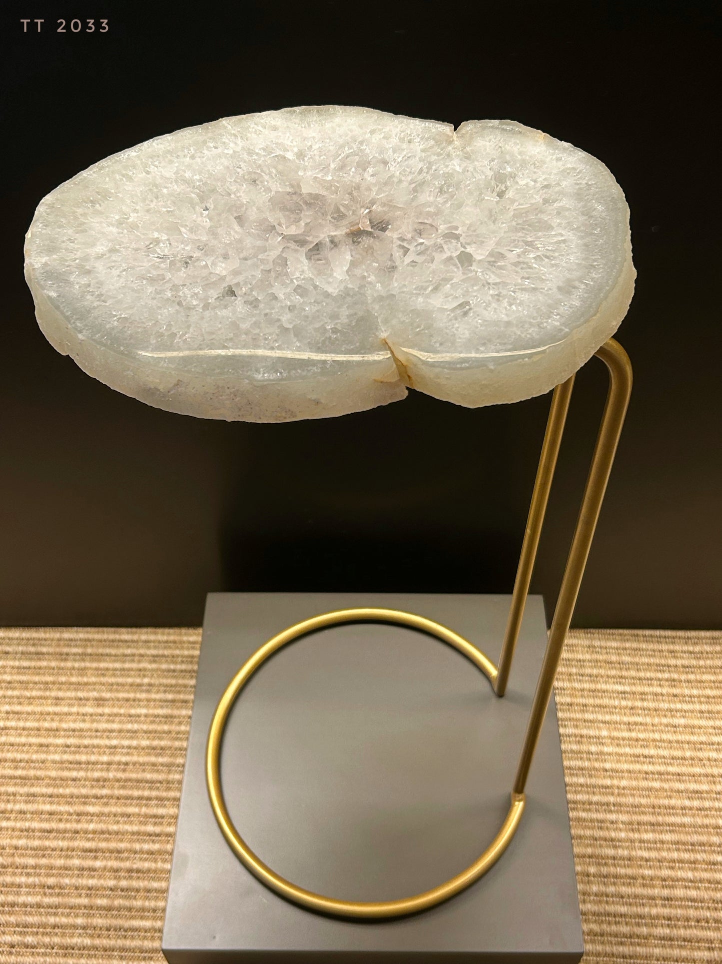 THE TABARE TABLE TT 2033