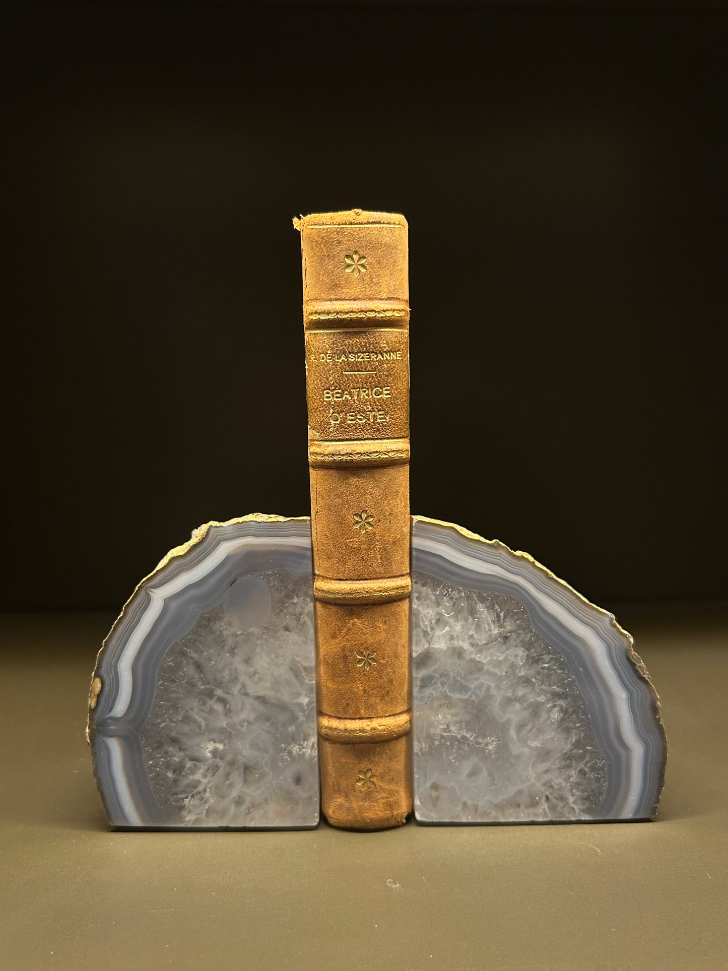 BOOKEND PU 11059