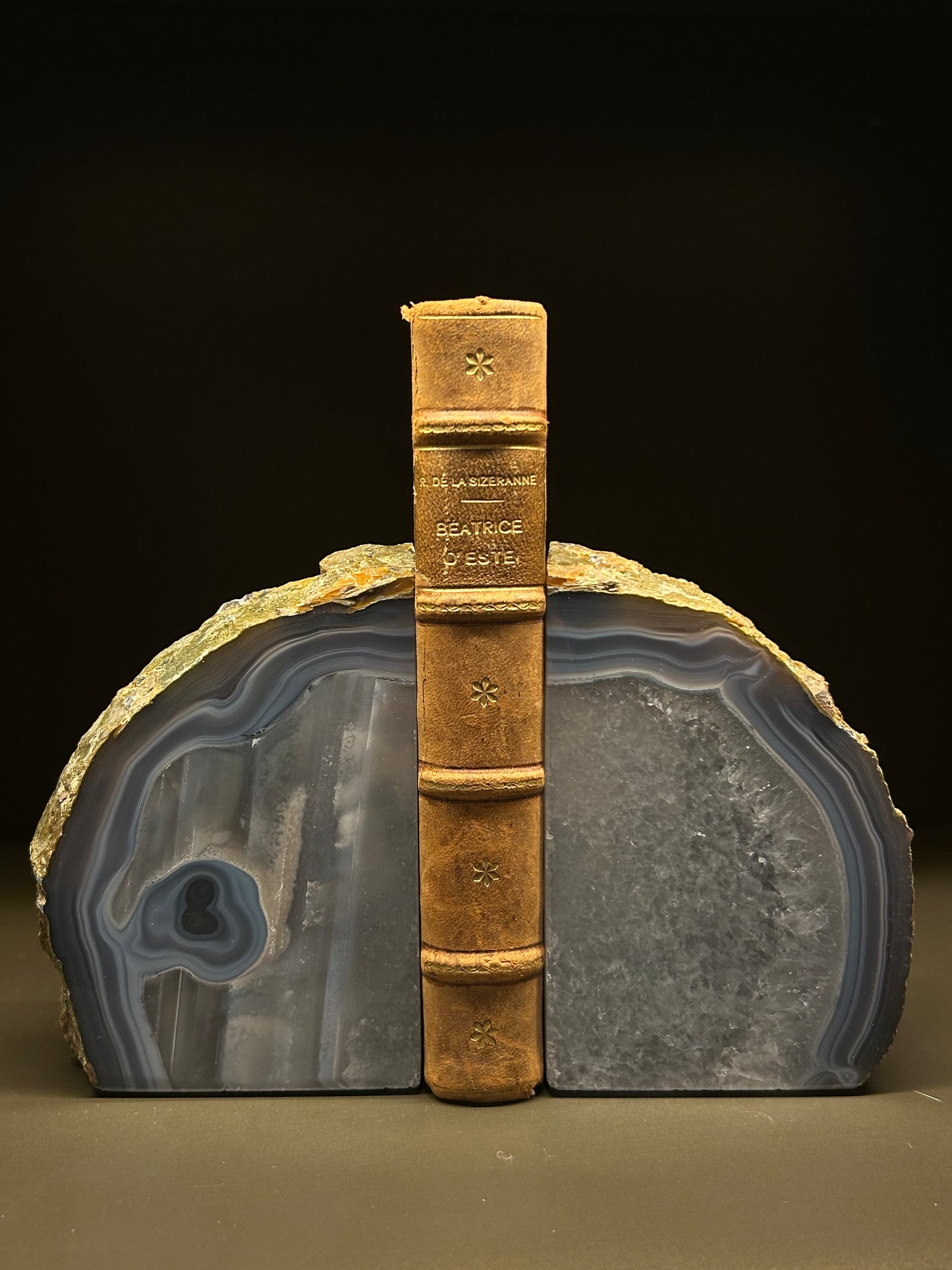 BOOKEND PU 11051