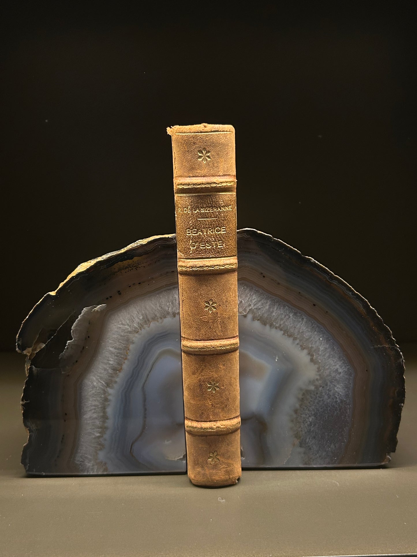 BOOKEND PU 11073