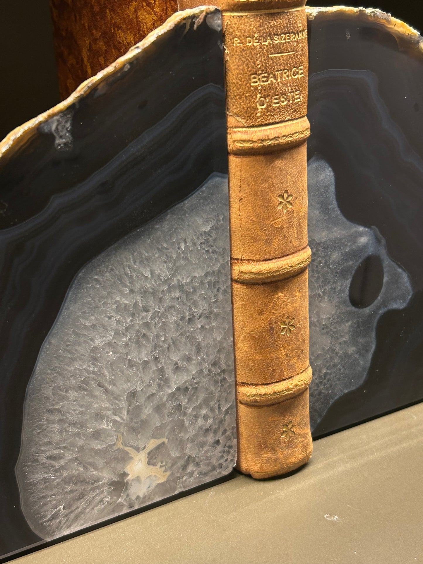 BOOKEND PU 11054