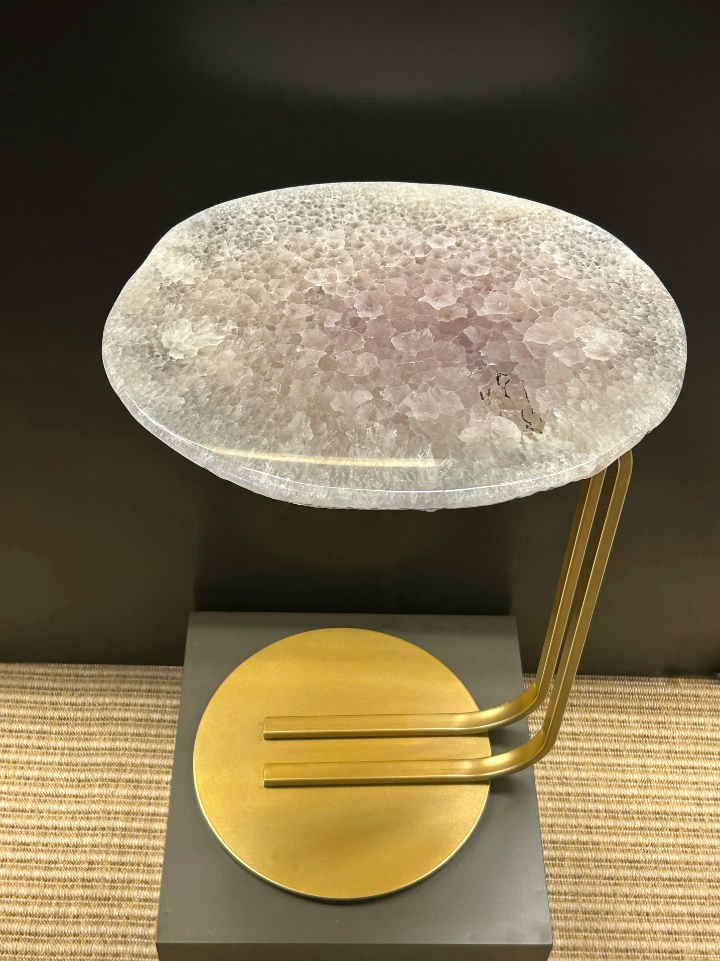 THE ARTIGAS TABLE AR 13021
