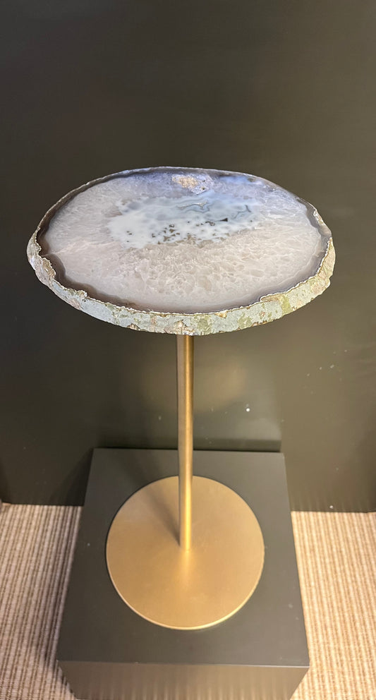 THE CHARRUA TABLE RR 14017