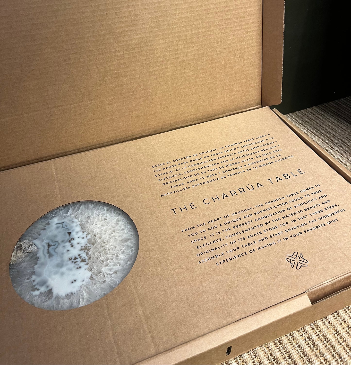 THE CHARRUA TABLE RR 14017