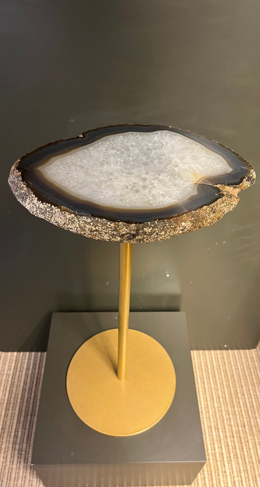 THE CHARRUA TABLE RR 14012