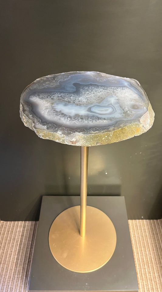 THE CHARRUA TABLE RR 14019