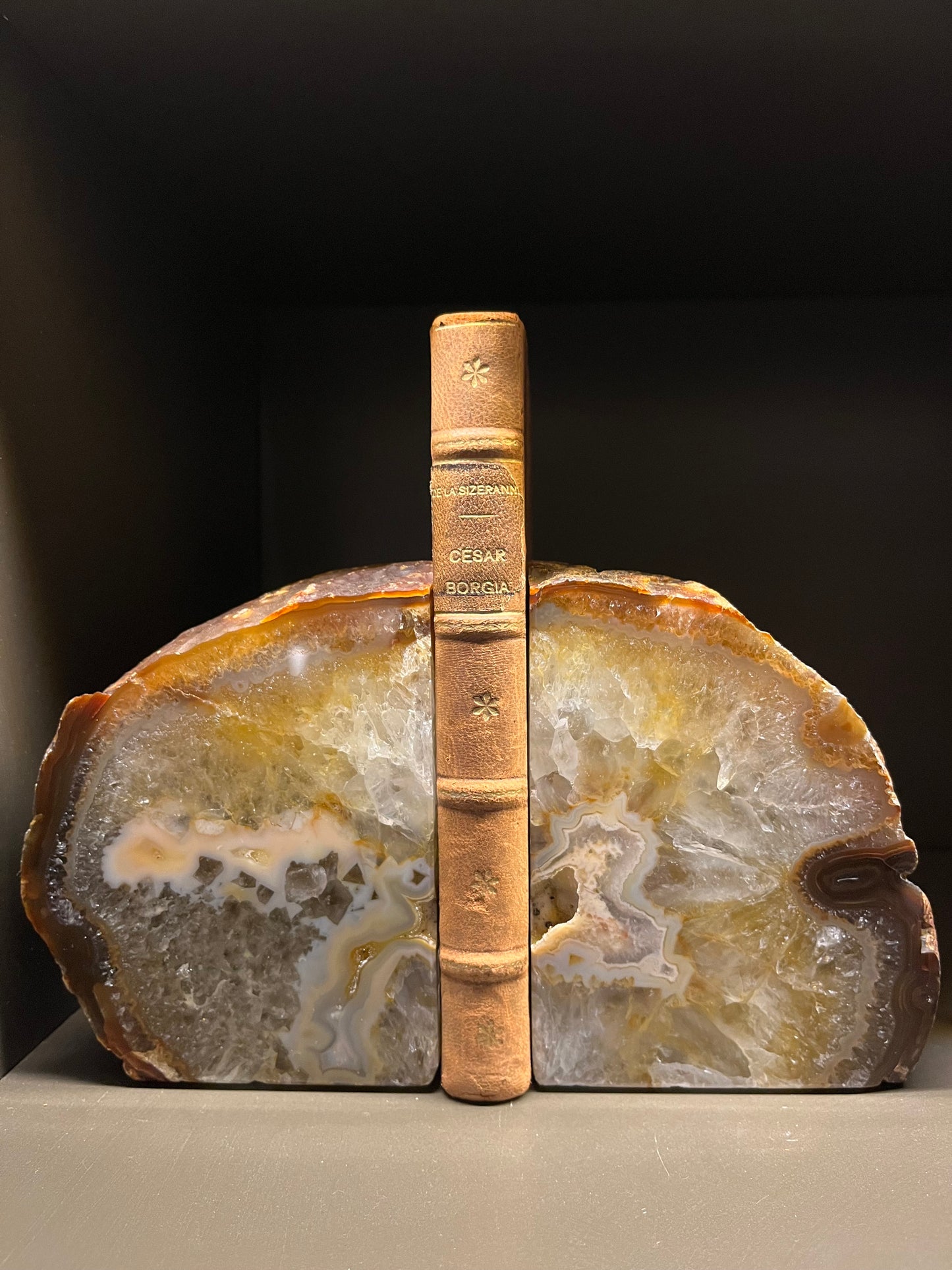 BOOKEND PU 11100