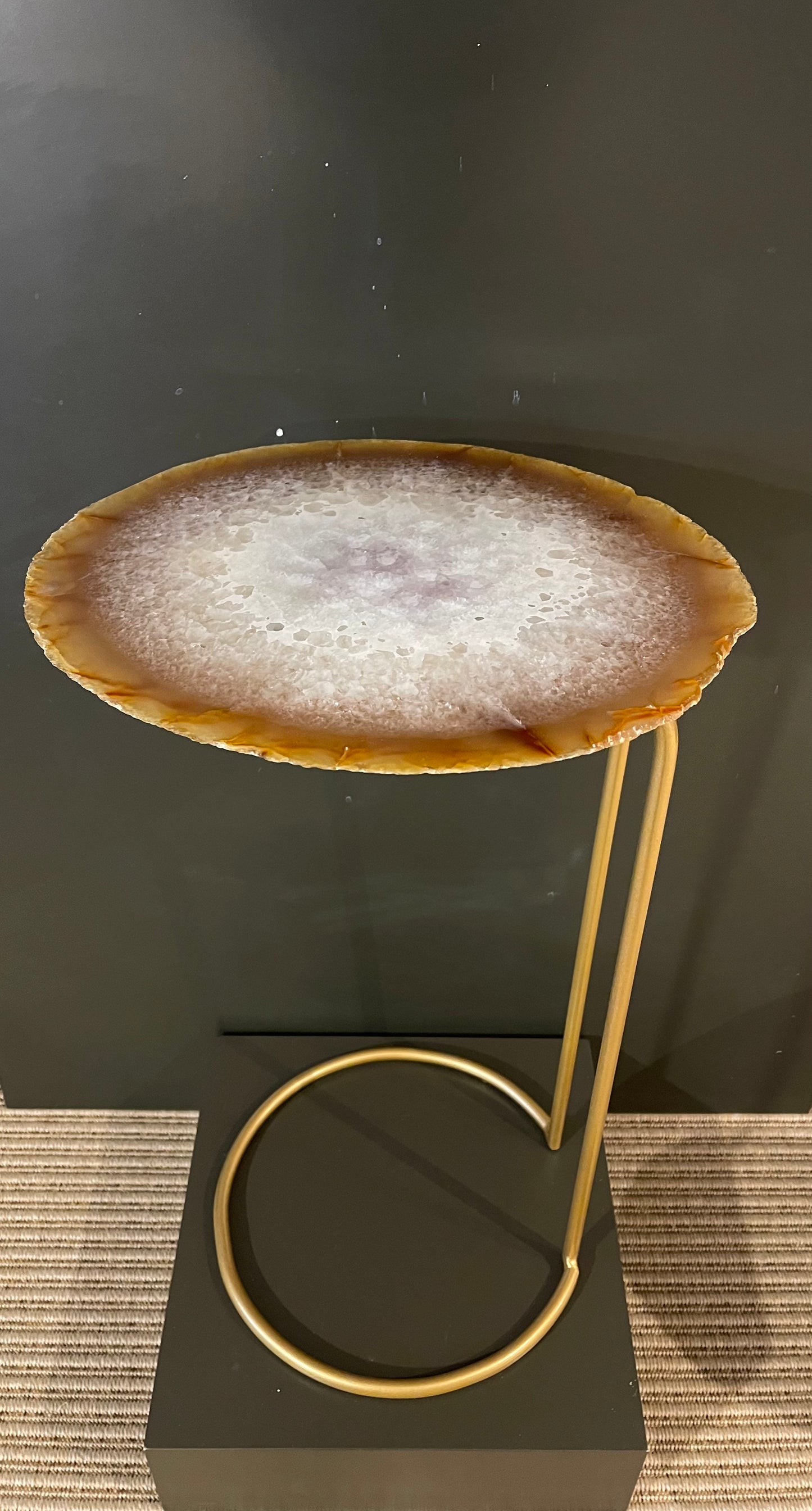 THE TABARE TABLE TT 2039